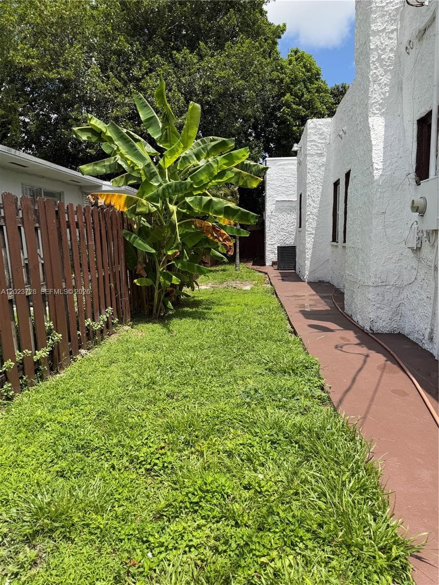 1727 NW 50th St, Miami, FL 33142 — zdjęcie 5
