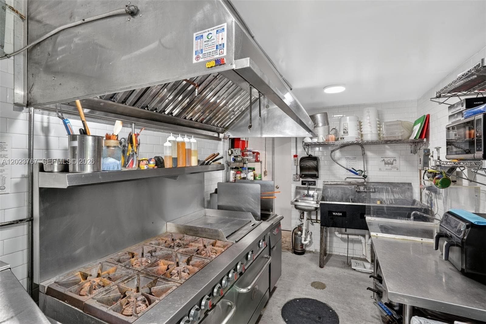 Turnkey Outdoor Beer Garden & Culinary Venue, Miami FL 33138 — zdjęcie 2