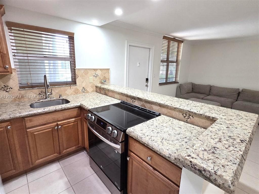 2400 NE 10th St # 104, Pompano Beach, FL 33062 — zdjęcie 2