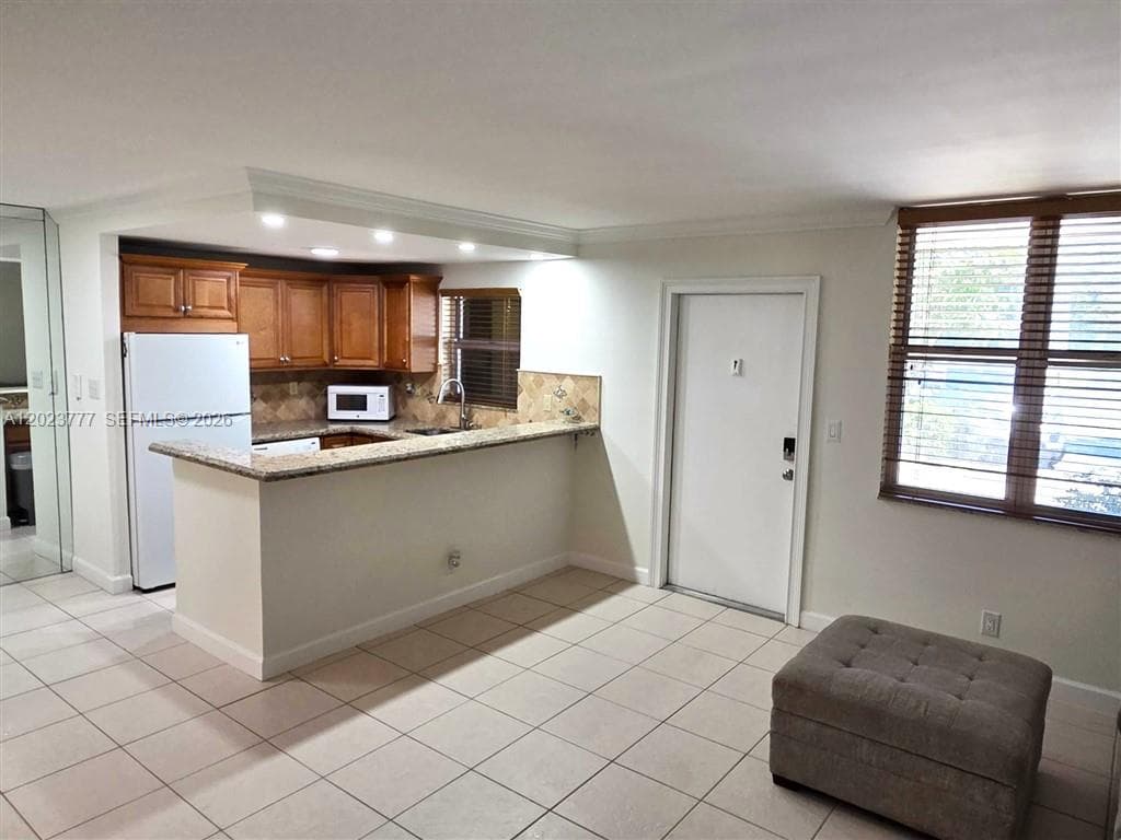 2400 NE 10th St # 104, Pompano Beach, FL 33062 — zdjęcie 3