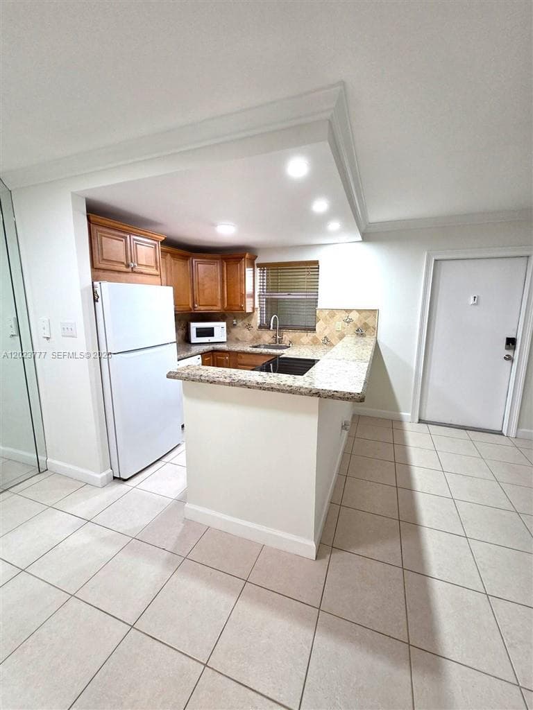 2400 NE 10th St # 104, Pompano Beach, FL 33062 — zdjęcie 4