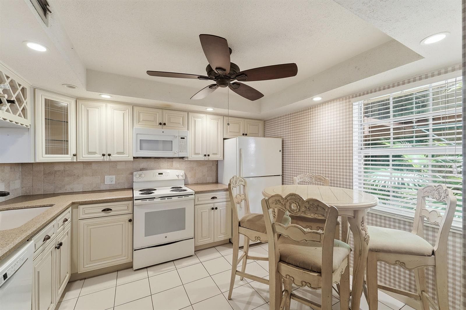 640 Tennis Club Drive # 103, Fort Lauderdale, FL 33311 — zdjęcie 4