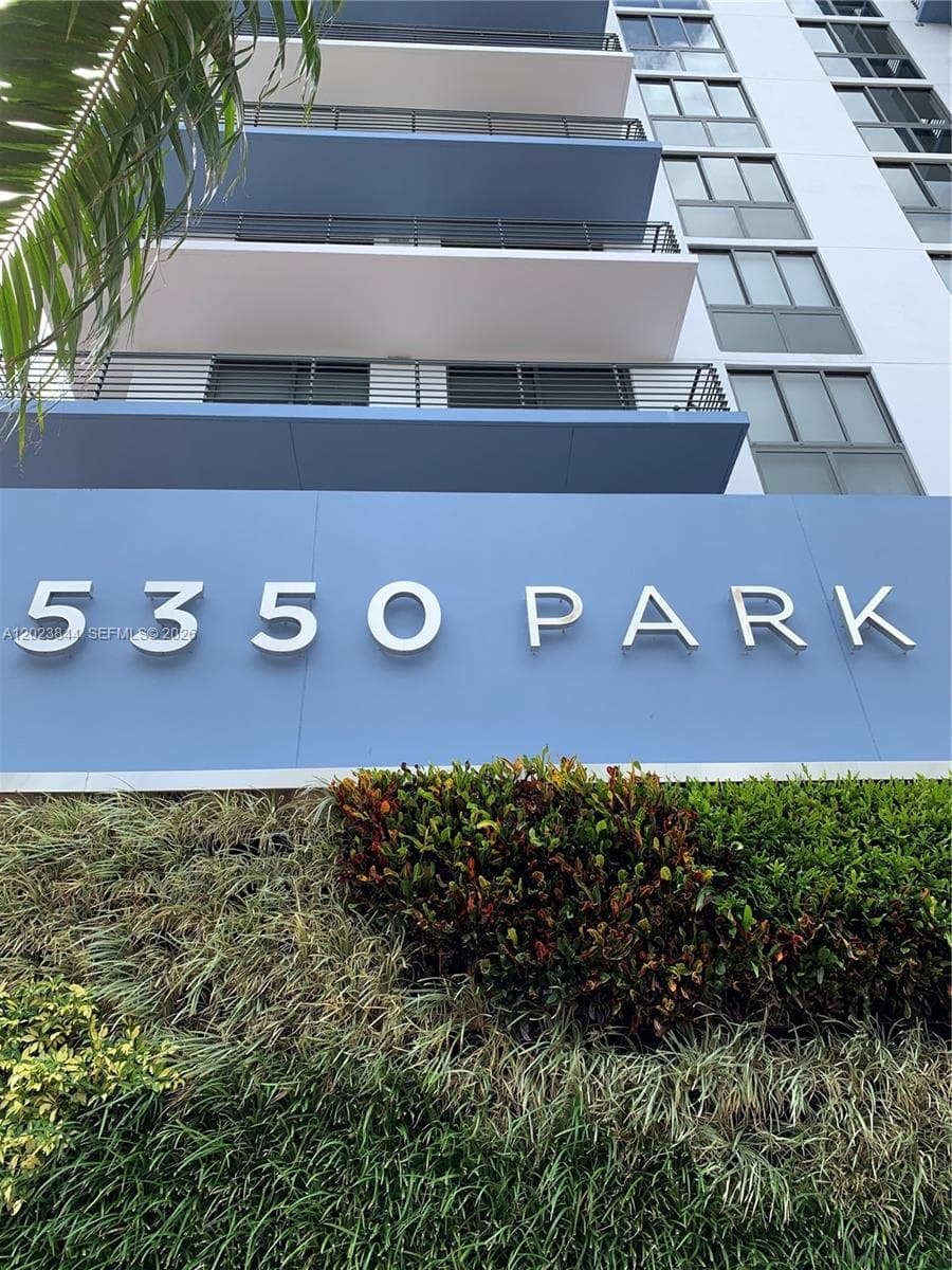 5350 NW 84 Ave # 1601, Doral, FL 33166 — zdjęcie 2