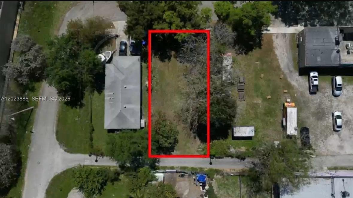 665 NW 43rd St, Miami, FL 33127 — zdjęcie 5