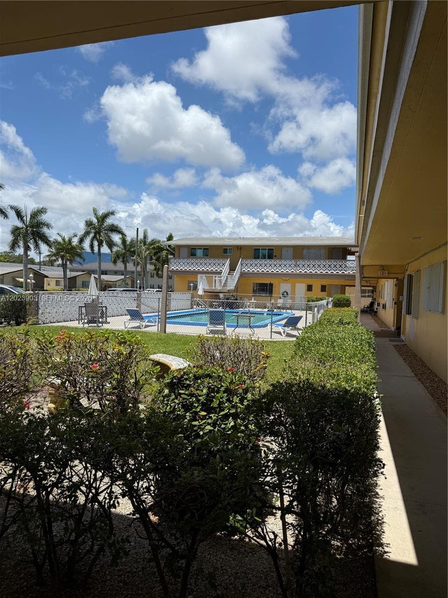 3525 Polk St # 7, Hollywood, FL 33021 — zdjęcie 2