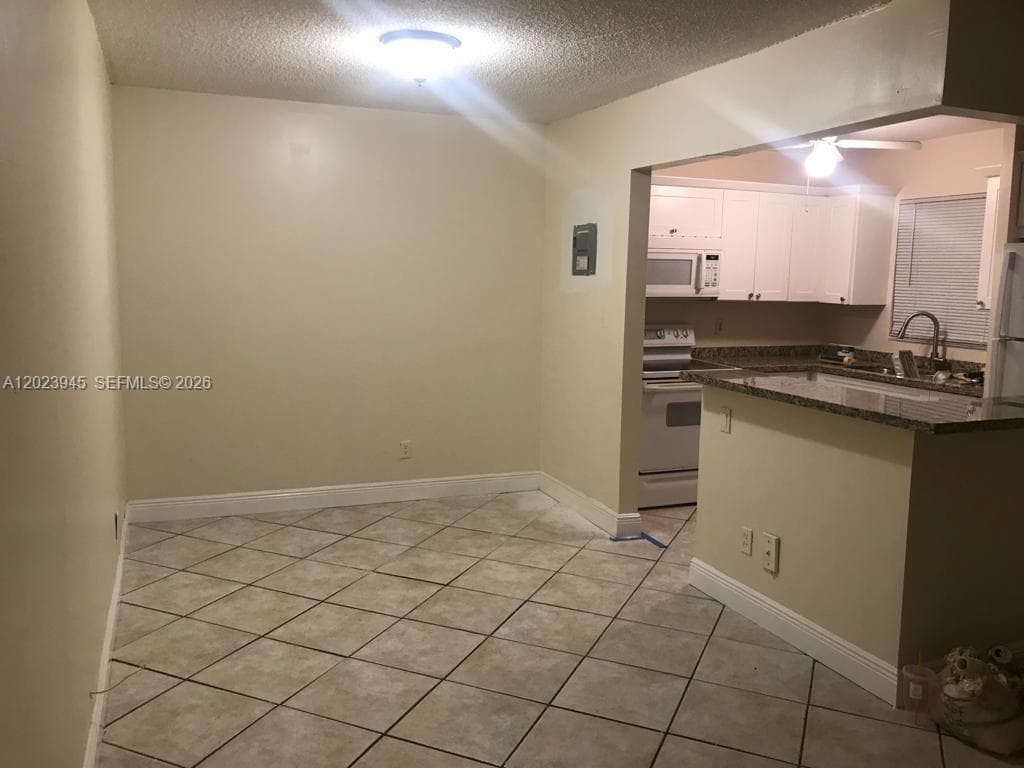 7910 Taft St # 214, Pembroke Pines, FL 33024 — zdjęcie 4