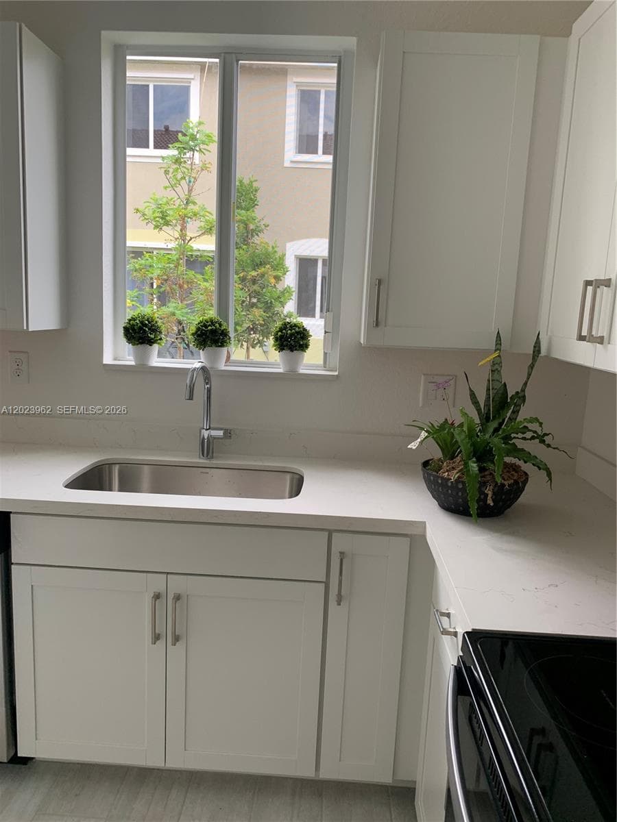1068 SE 24th Ave, Homestead, FL 33035 — zdjęcie 2