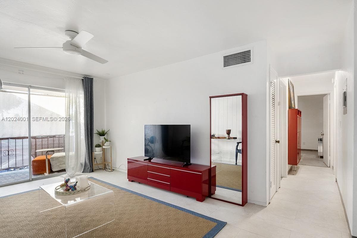 8701 SW 141st St # L5, Palmetto Bay, FL 33176 — zdjęcie 4