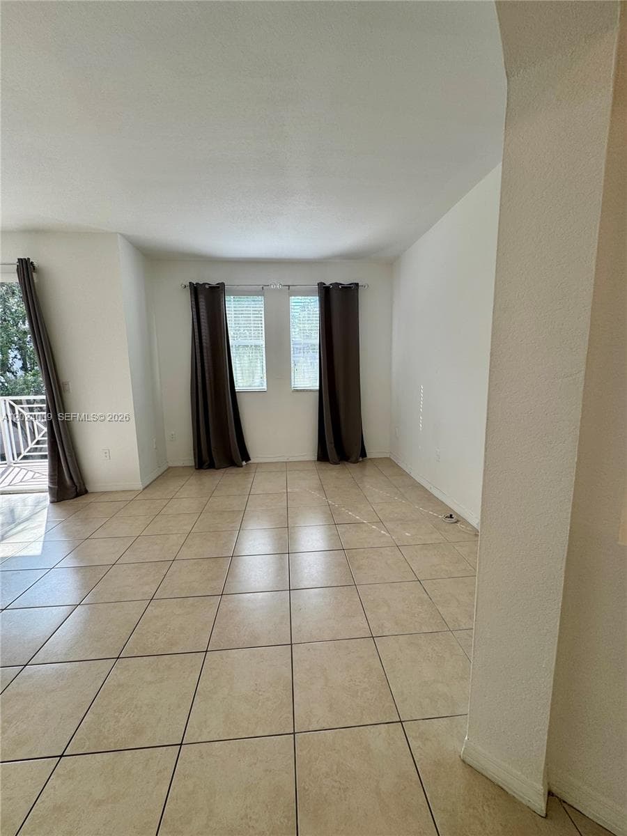 8936 W Flagler St # 201, Miami, FL 33174 — zdjęcie 4