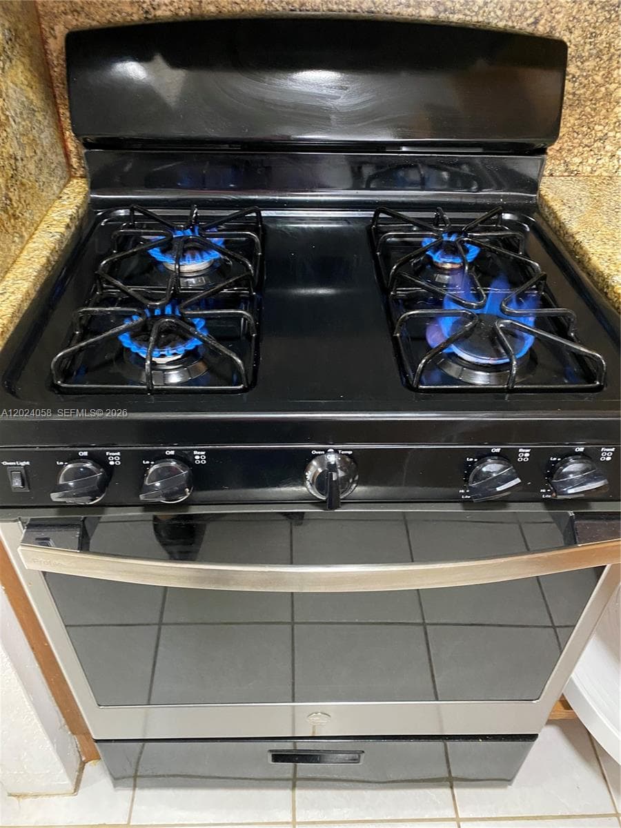 1300 W 47th Pl # 118, Hialeah, FL 33012 — zdjęcie 5