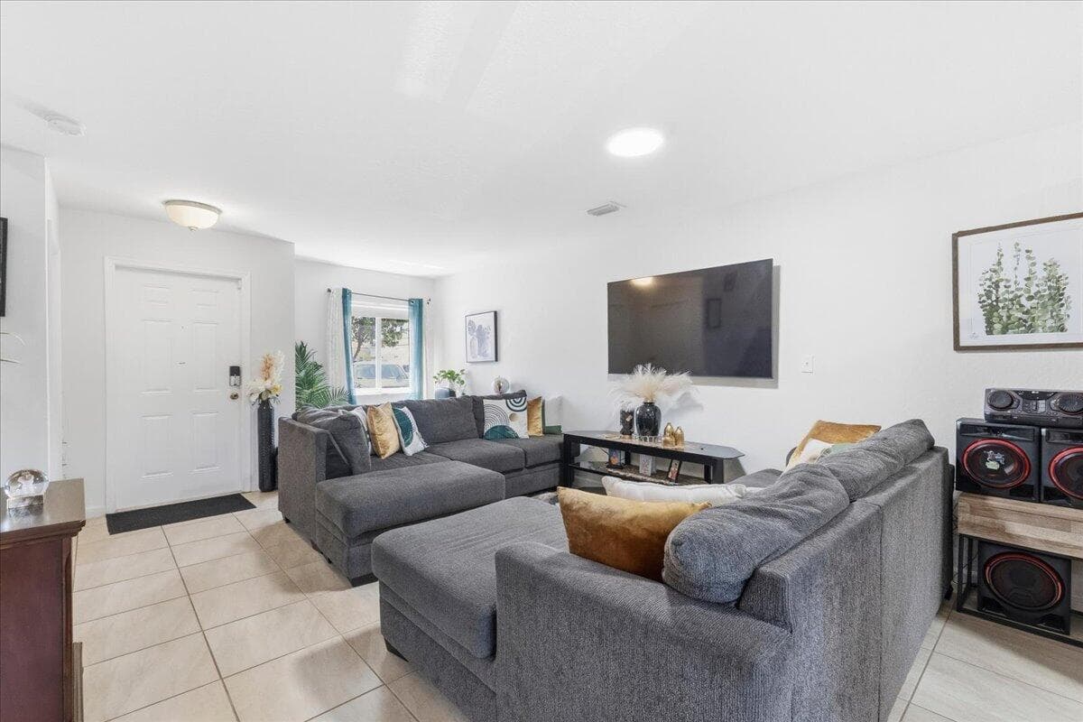 1340 SW 53rd Avenue, North Lauderdale, FL 33068 — zdjęcie 4
