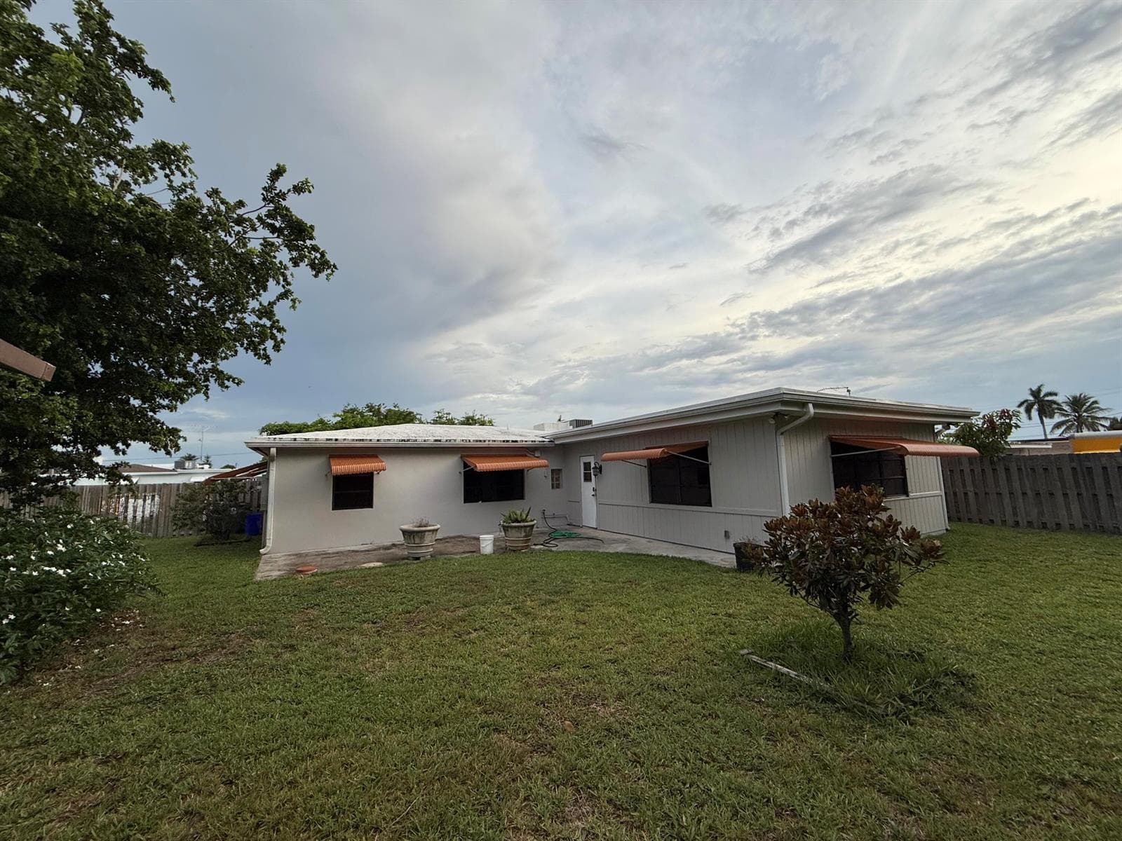 817 Elm Road, West Palm Beach, FL 33409 — zdjęcie 2