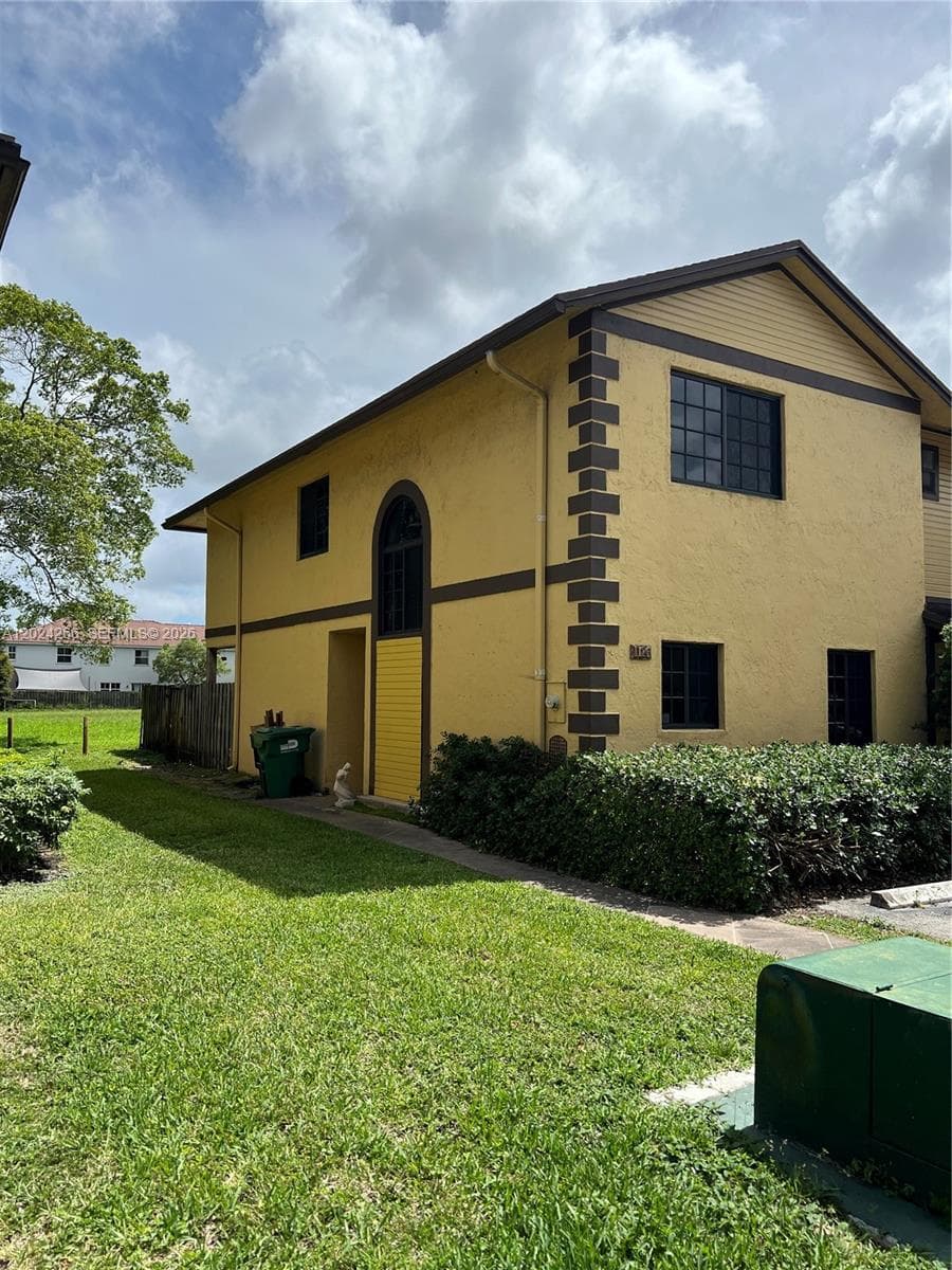 1126 NE 209th Ter, Miami, FL 33179 — zdjęcie 4