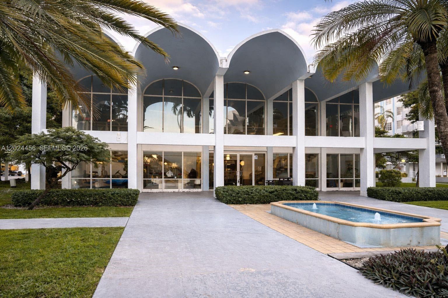484 NW 165th St Rd # A-111, Miami, FL 33169 — zdjęcie 2