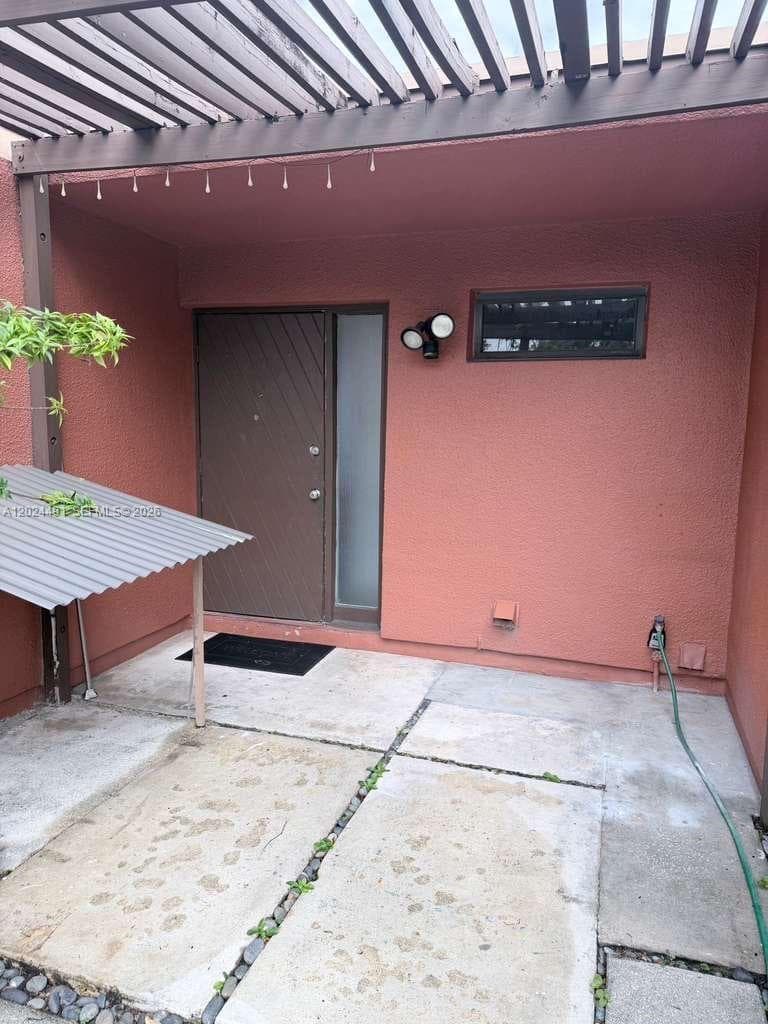 10343 Greenhouse Rd, Pembroke Pines, FL 33026 — zdjęcie 3