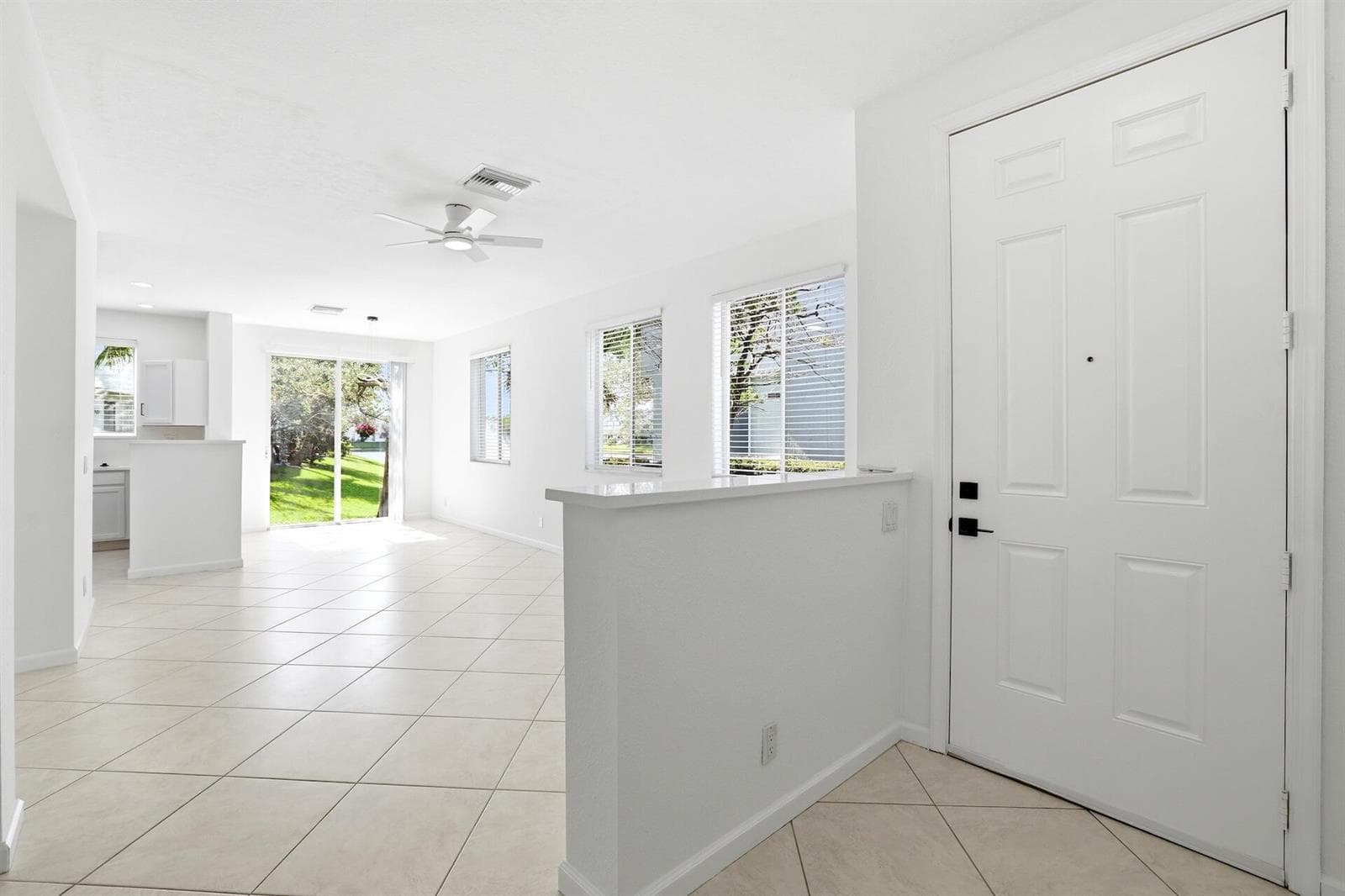 3068 Laurel Ridge Circle, Riviera Beach, FL 33404 — zdjęcie 2