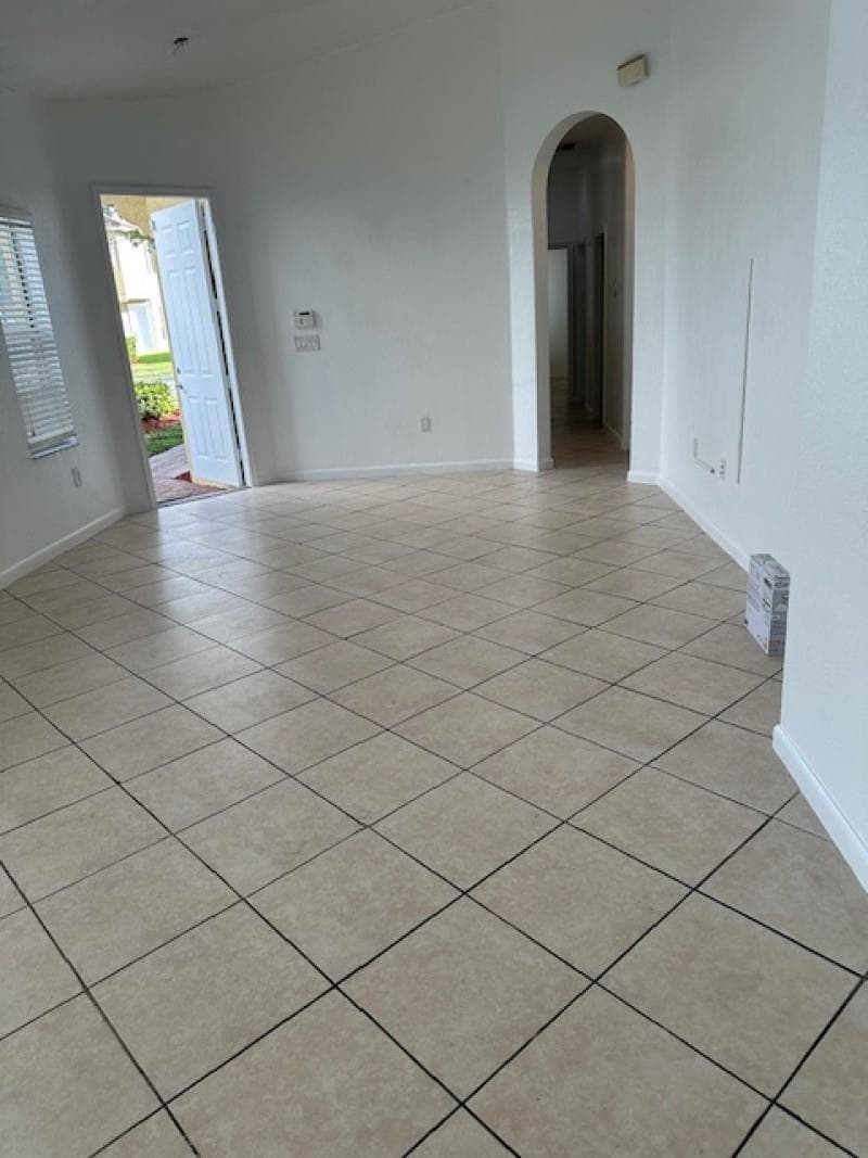 1056 NE 39th Avenue, Homestead, FL 33033 — zdjęcie 2