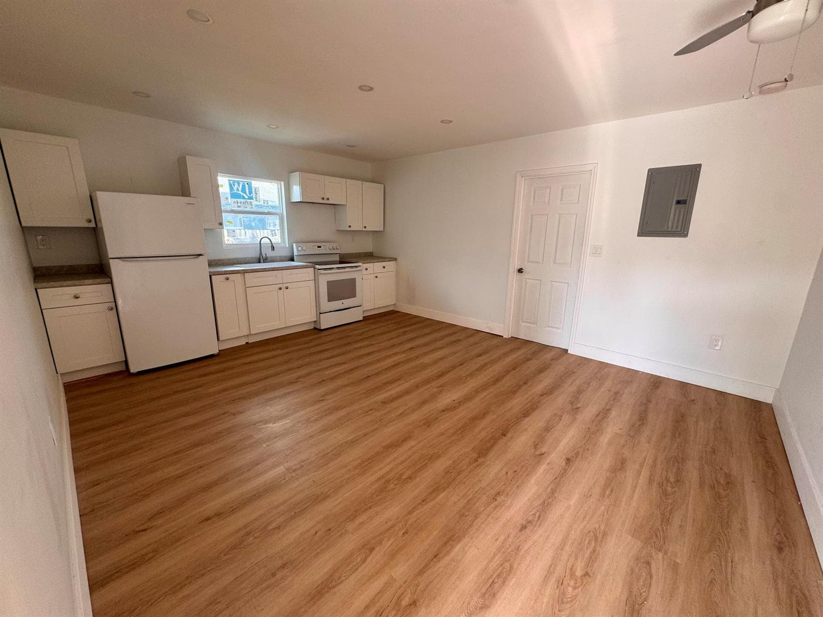 2513 Avenue E, Riviera Beach, FL 33404 — zdjęcie 4
