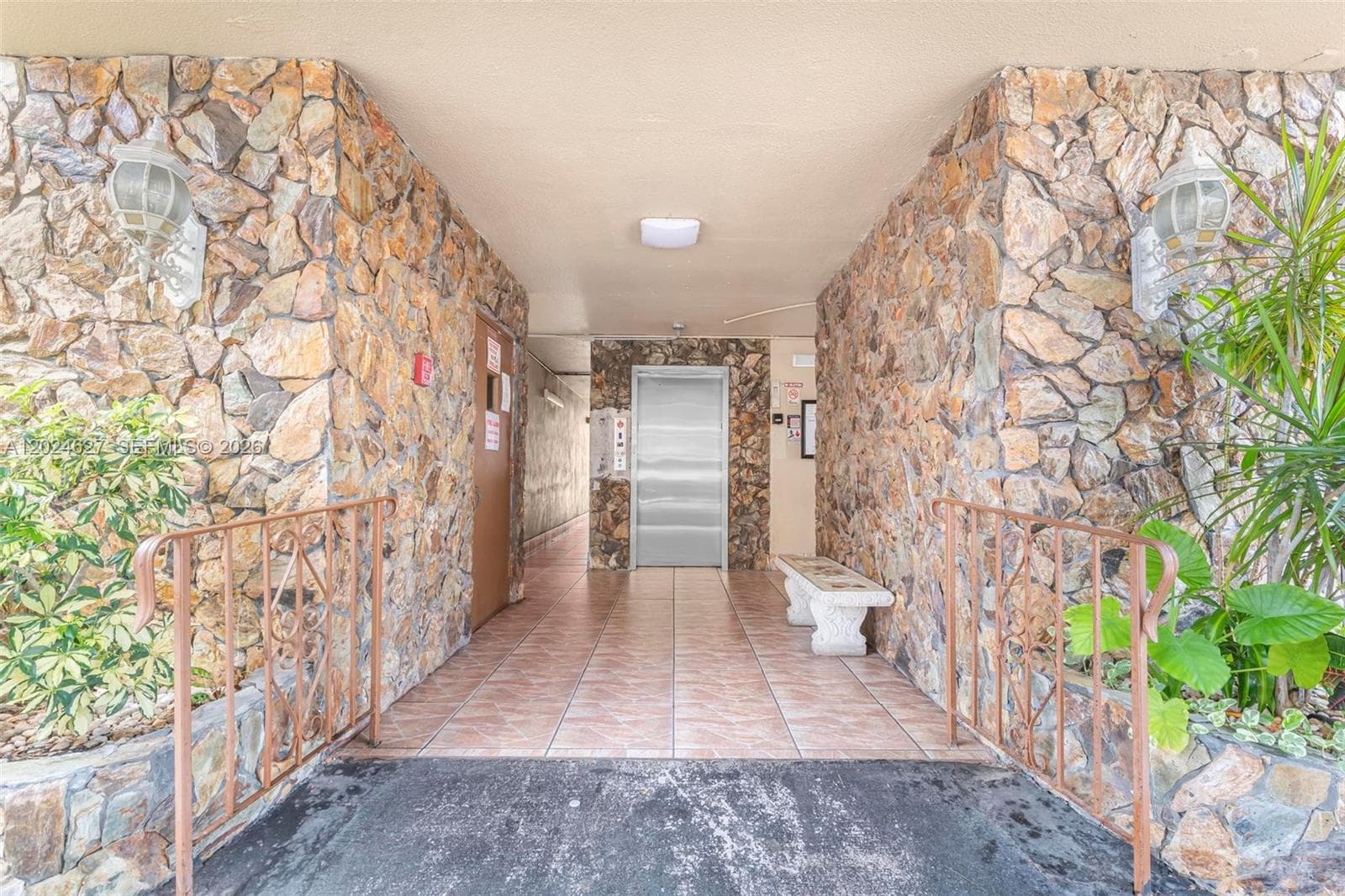 500 NE 12th Ave # 407, Hallandale Beach, FL 33009 — zdjęcie 3