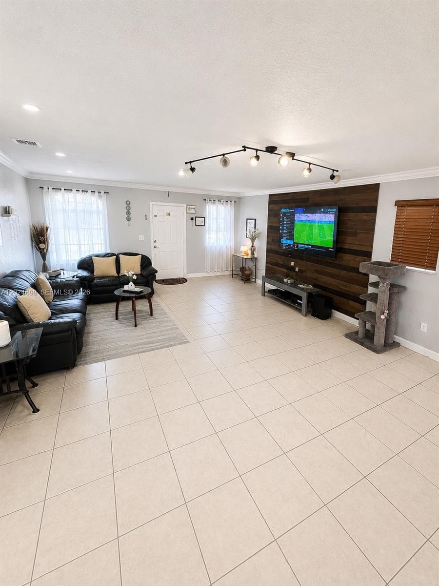 7305 NW 173rd Dr # 102, Hialeah, FL 33015 — zdjęcie 3