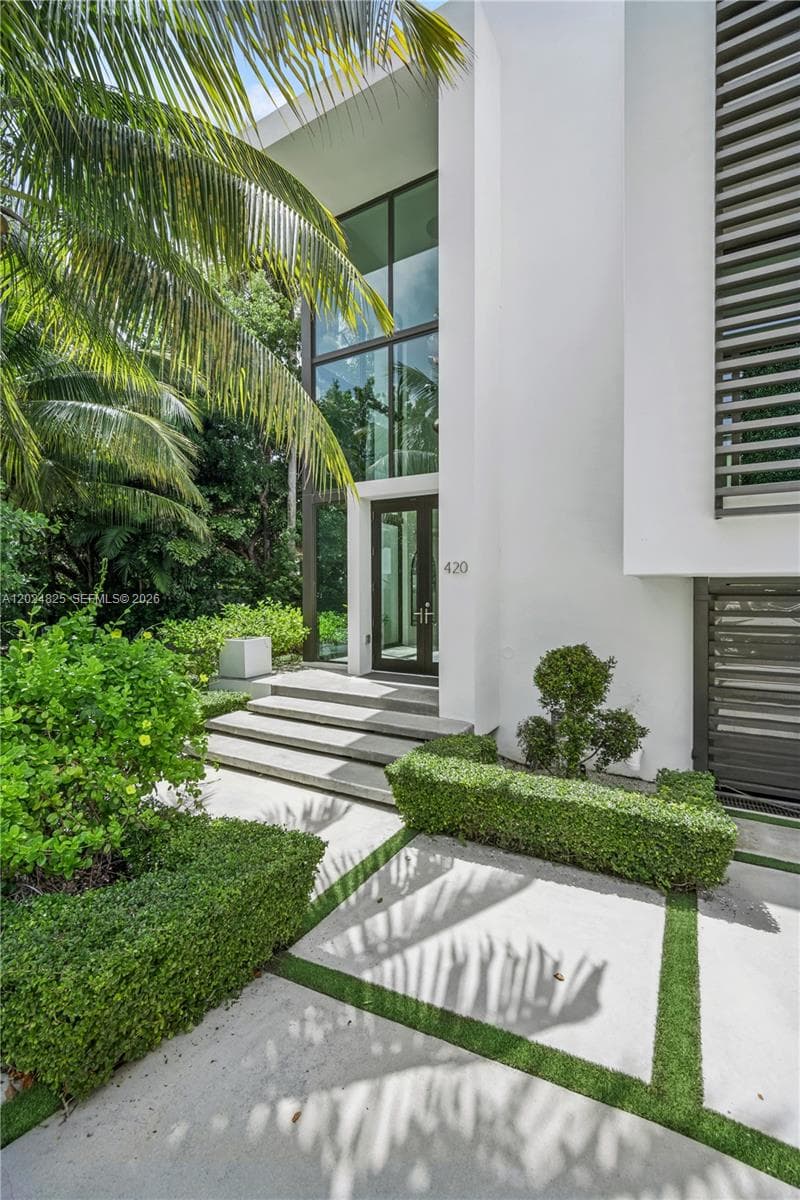 420 N Hibiscus Dr, Miami Beach, FL 33139 — zdjęcie 2