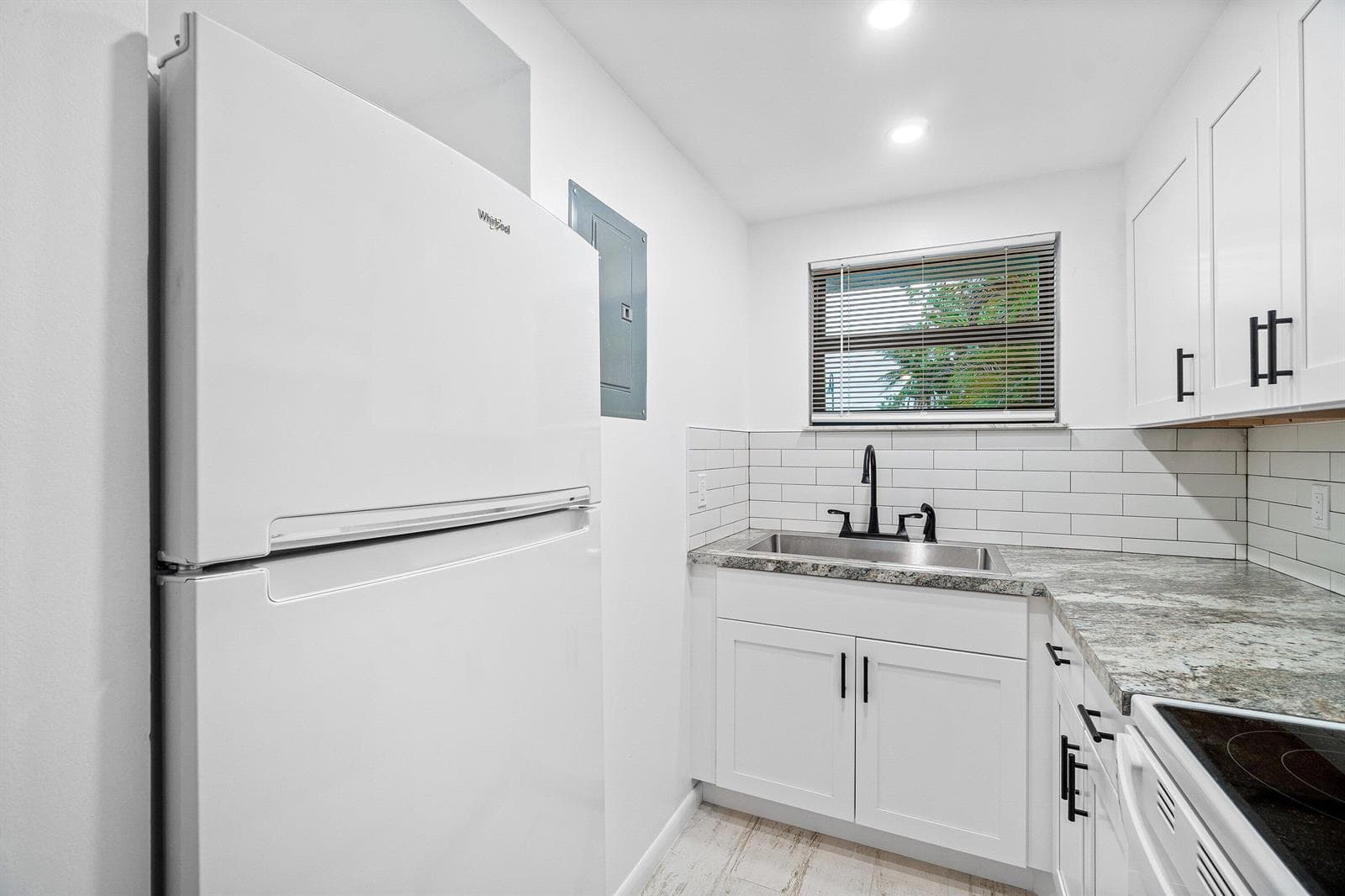 626 N Federal Highway # Unit 3, FL 33460 — zdjęcie 3