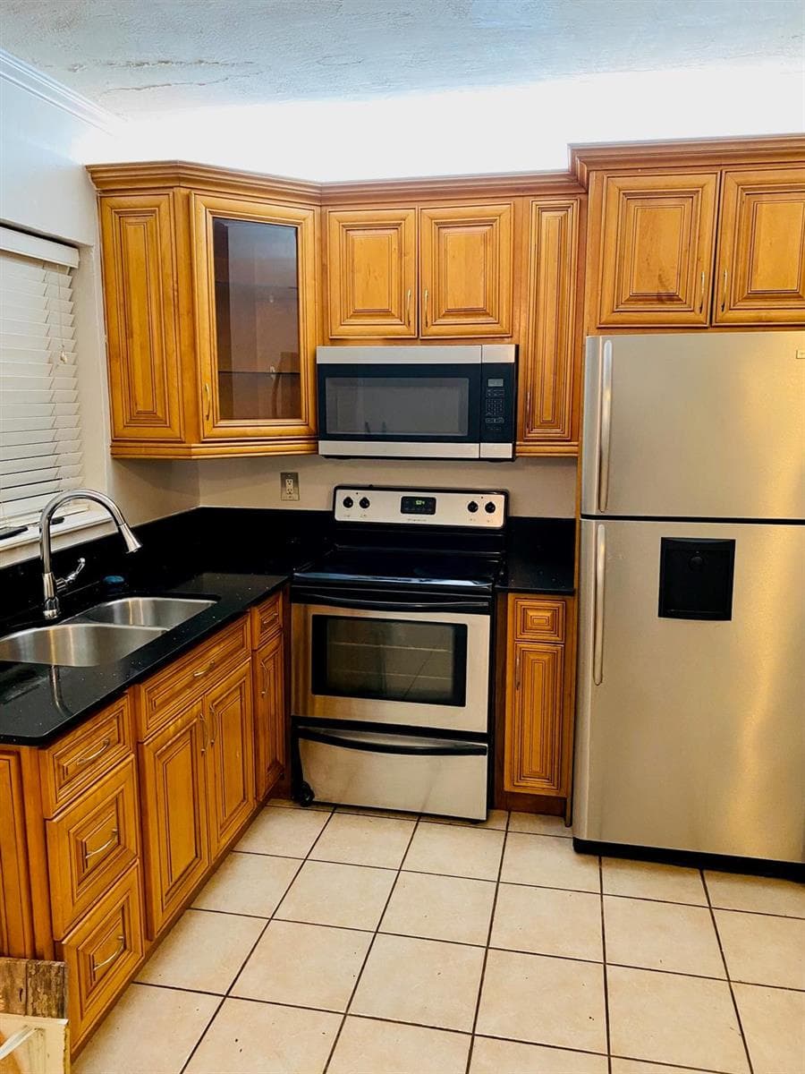 1301 N 12th Court # 12a, Hollywood, FL 33019 — zdjęcie 2