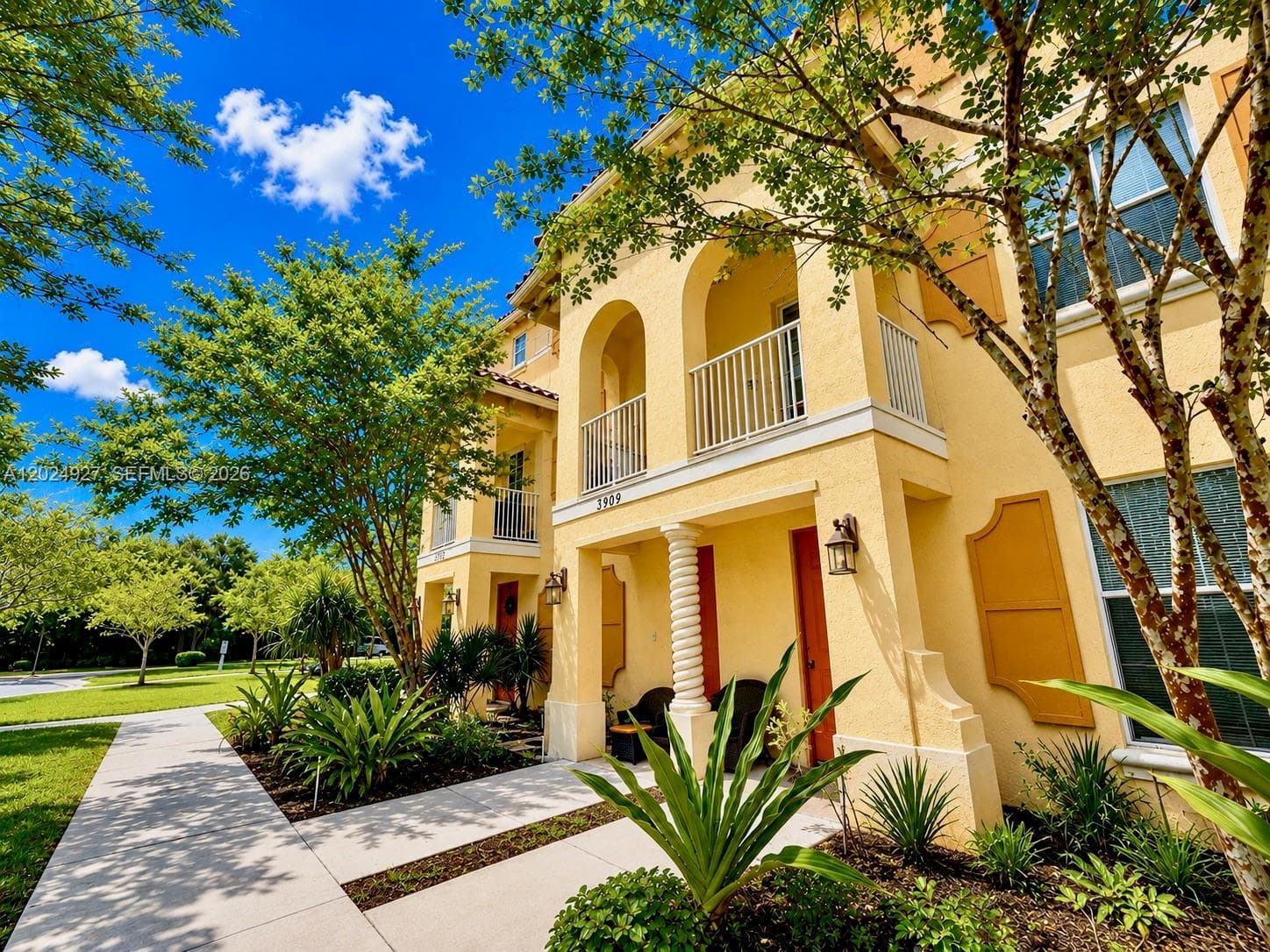 3909 White Peacock Ln, Coconut Creek, FL 33073 — zdjęcie 2