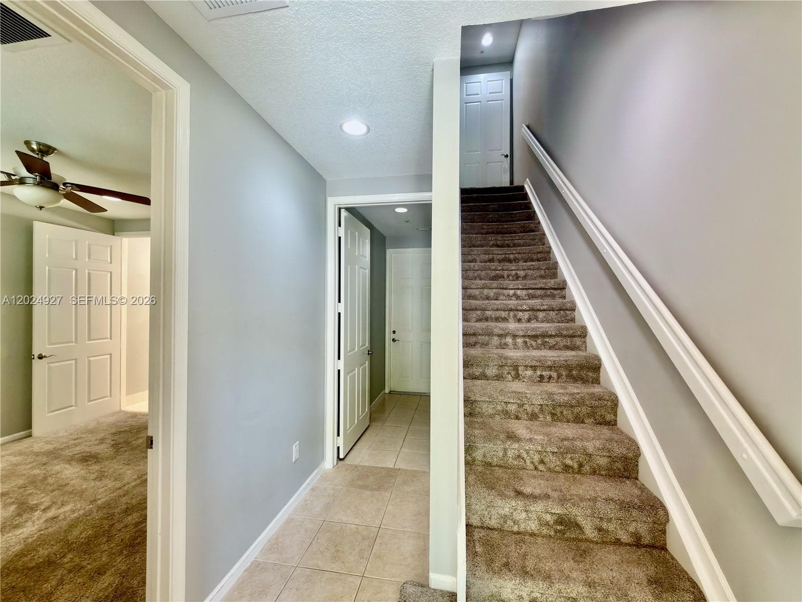 3909 White Peacock Ln, Coconut Creek, FL 33073 — zdjęcie 3
