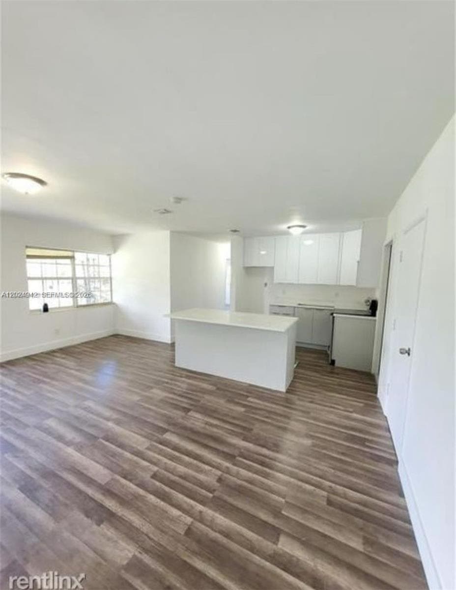 1770 NE 170th St, North Miami Beach, FL 33162 — zdjęcie 4