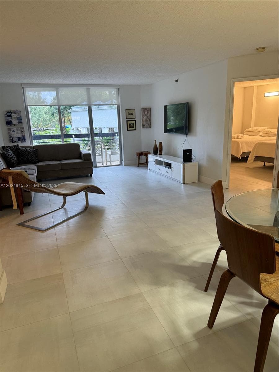 3600 Mystic Pointe Dr # 208, Aventura, FL 33180 — zdjęcie 5