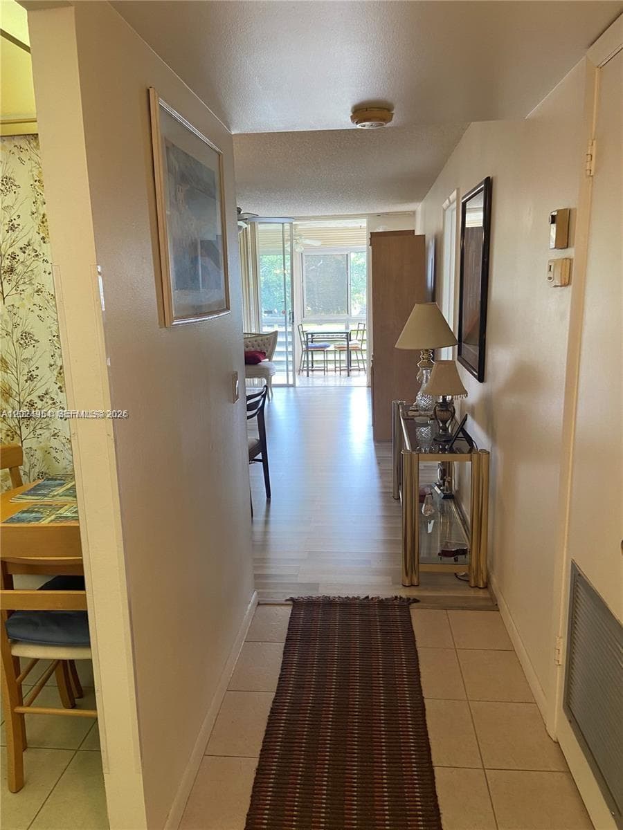 9581 Sunrise Lakes Blvd # 202, Sunrise, FL 33322 — zdjęcie 3