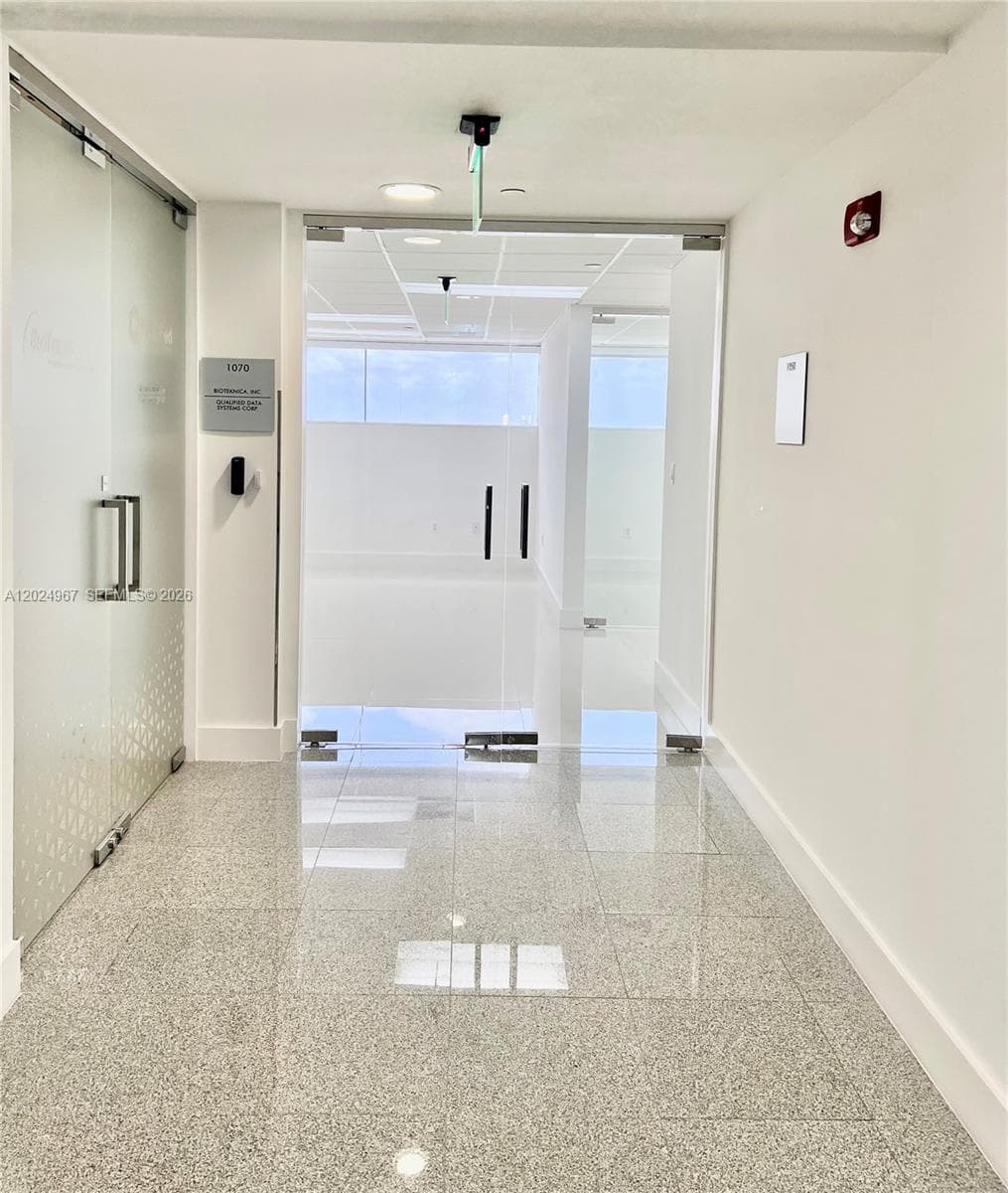 2100 Ponce De Leon Blvd # 1050, Coral Gables, FL 33134 — zdjęcie 2