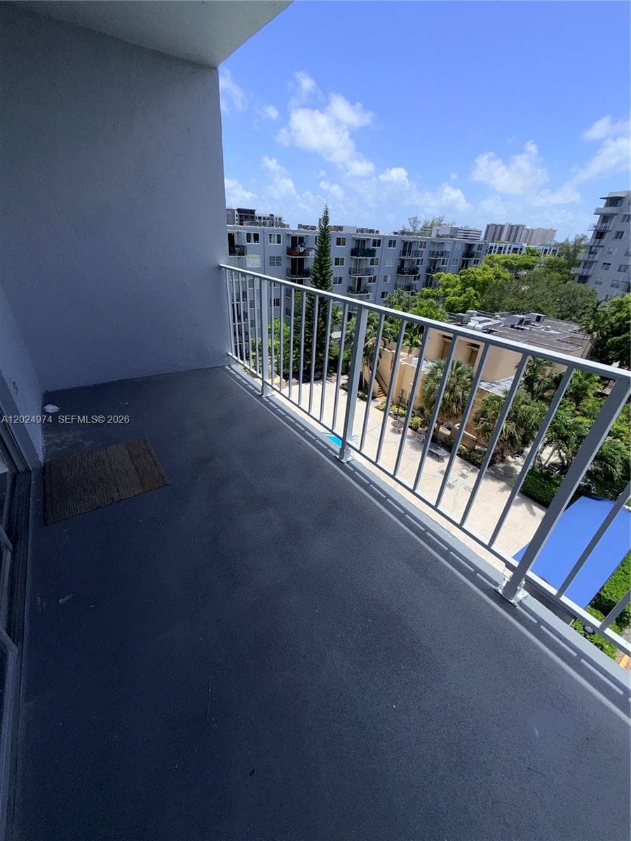 1470 NE 125th Ter # 605, North Miami, FL 33161 — zdjęcie 2