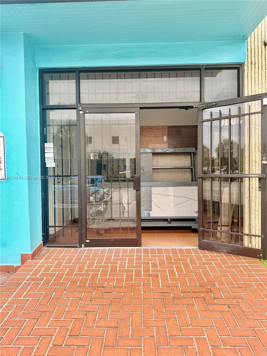 3080 SW 8th St, Miami, FL 33135 — zdjęcie 3