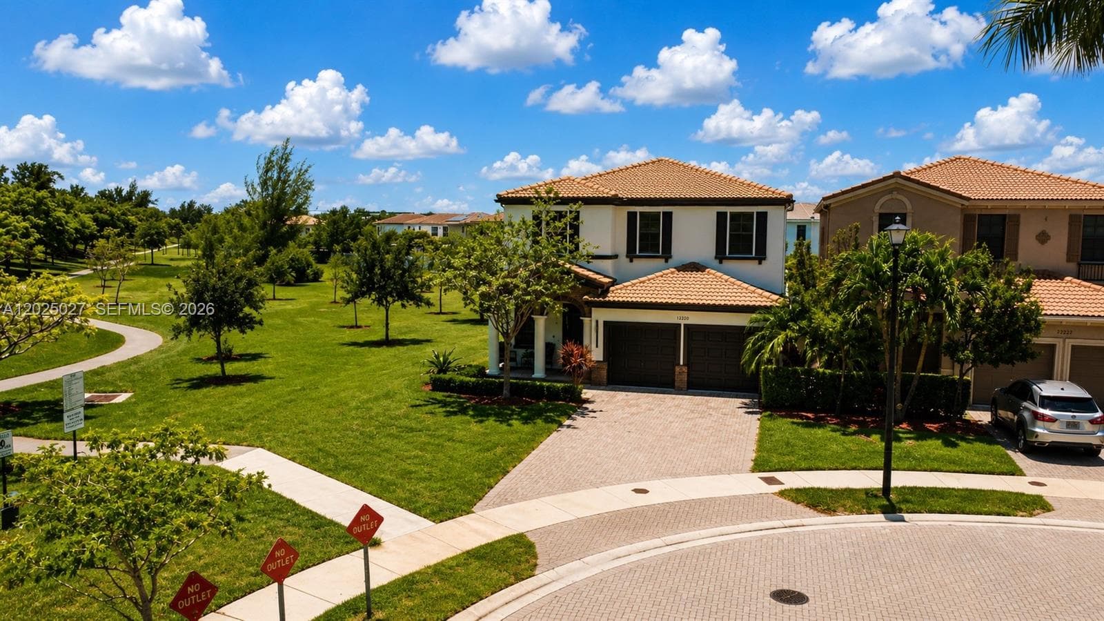 19220 NE 9th Pl, Miami, FL 33179 — zdjęcie 2