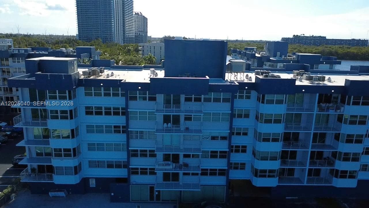 16558 NE 26th Ave # 5D, North Miami Beach, FL 33160 — zdjęcie 2