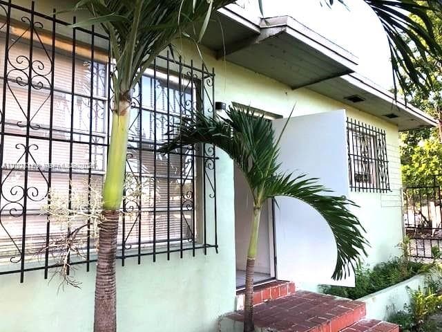 1321 NW 28th St, Miami, FL 33142 — zdjęcie 5