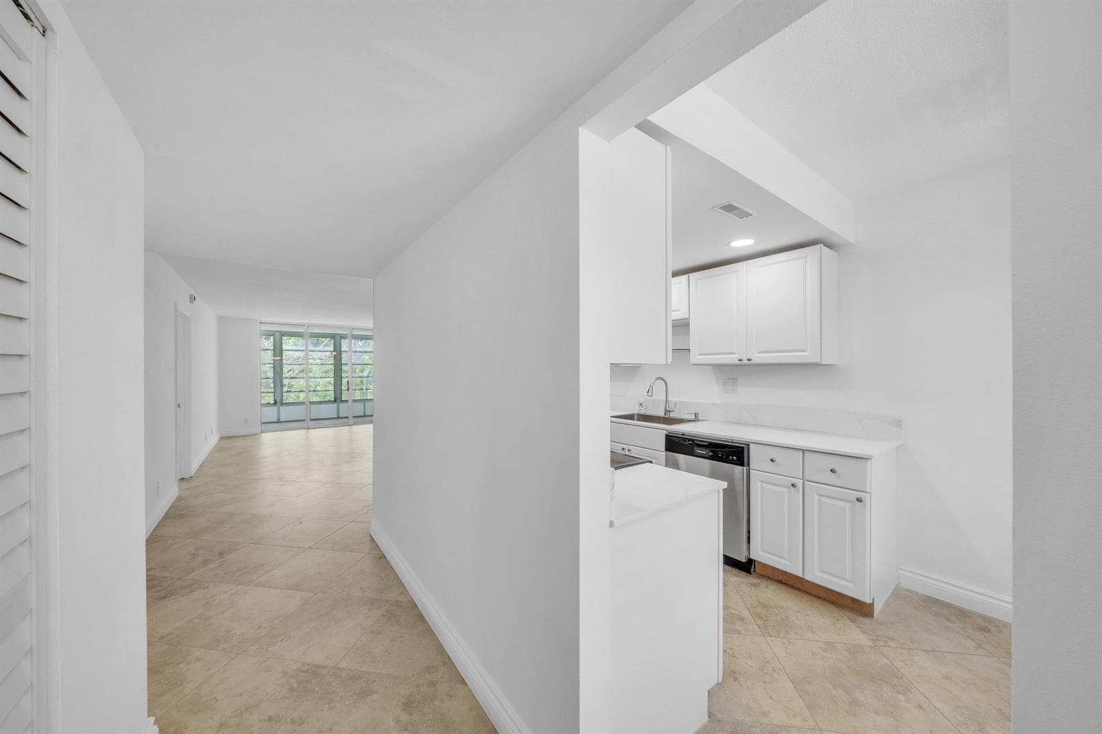 3099 NW 48th Avenue # 260, Lauderdale Lakes, FL 33313 — zdjęcie 5