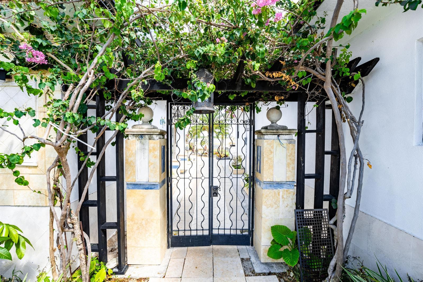 1325 N Mangonia Drive, West Palm Beach, FL 33401 — zdjęcie 2