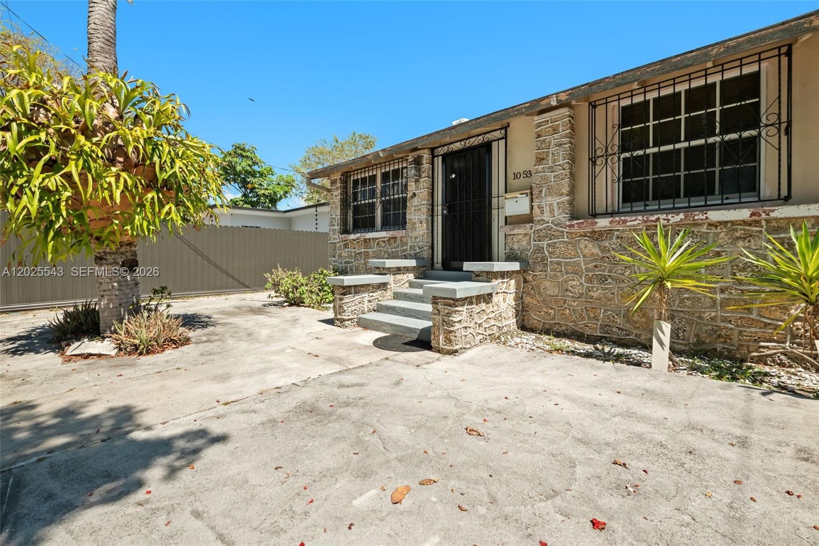 1053 NW 28th St, Miami, FL 33127 — zdjęcie 3