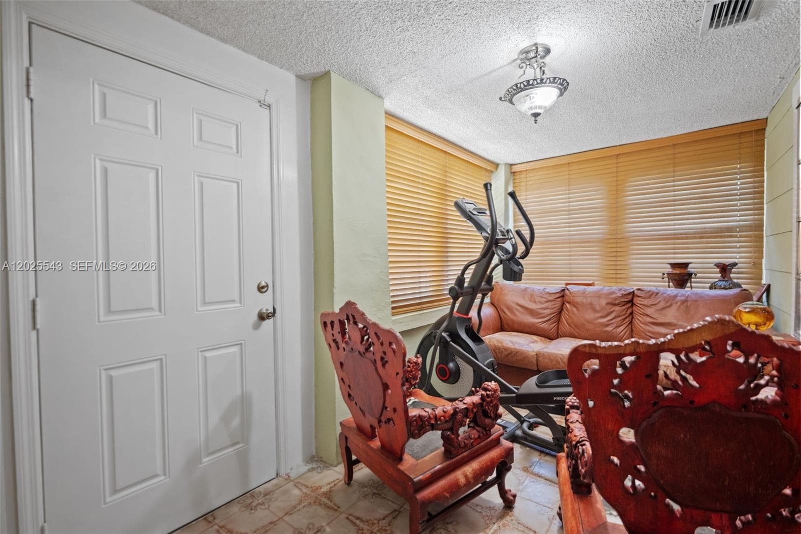 1053 NW 28th St, Miami, FL 33127 — zdjęcie 5