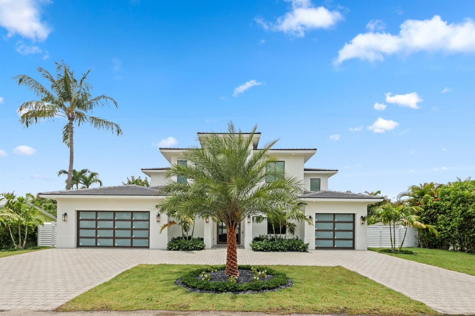 1160 Emerald Drive, Riviera Beach, FL 33404 — zdjęcie 2