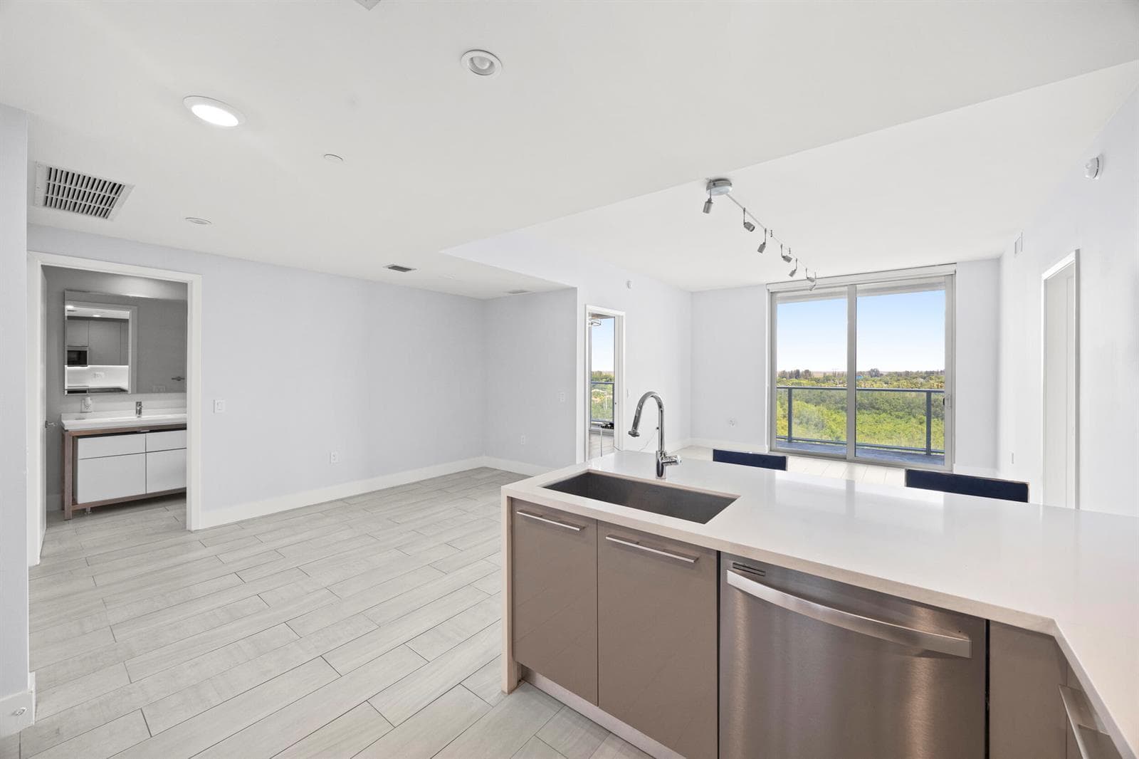 2000 Metropica Way # 802, Sunrise, FL 33323 — zdjęcie 2