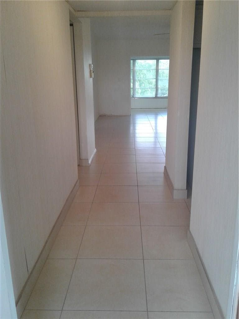 1030 Country Club Drive # 401, Margate, FL 33063 — zdjęcie 2