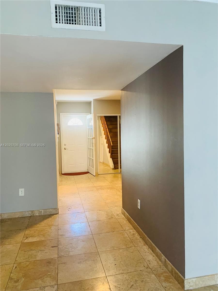 1651 NE 115th St # 21C, Miami, FL 33181 — zdjęcie 2