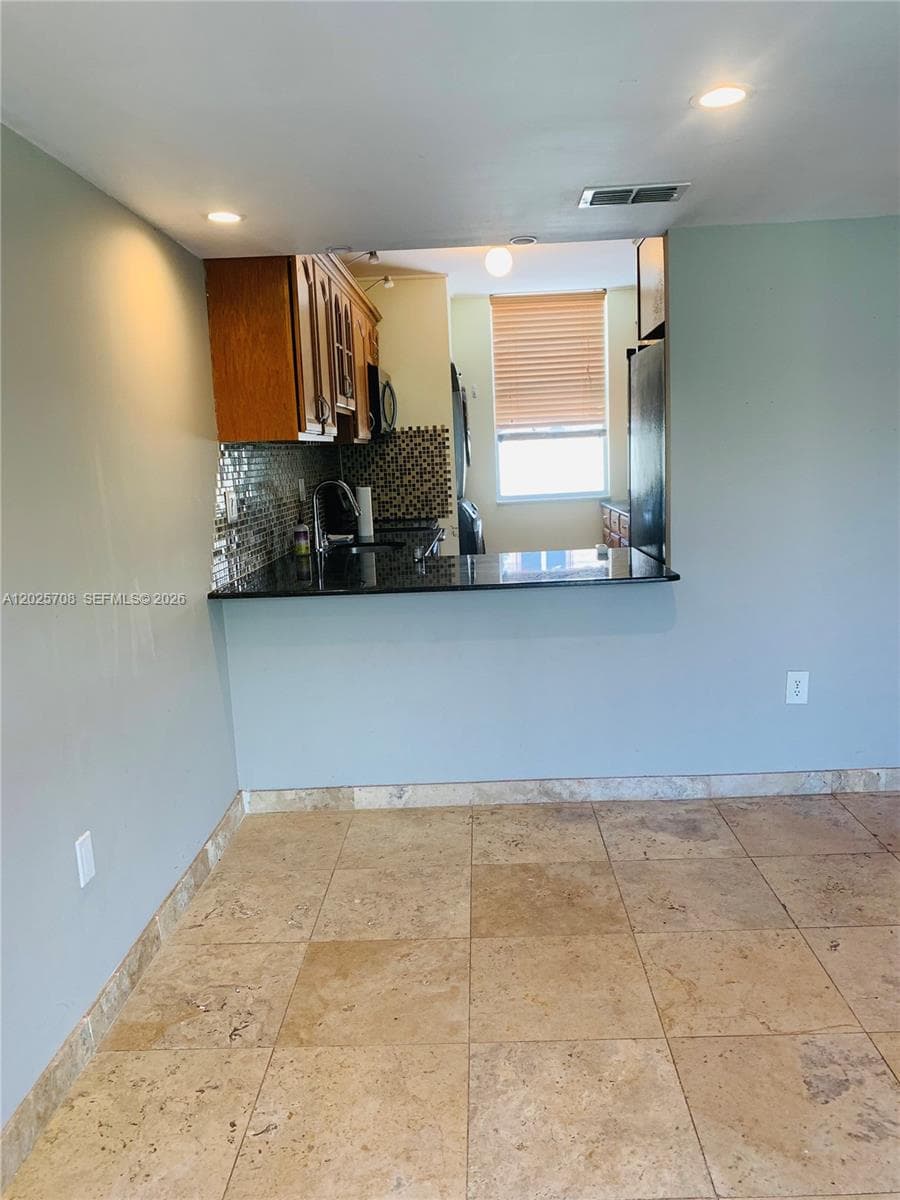 1651 NE 115th St # 21C, Miami, FL 33181 — zdjęcie 5
