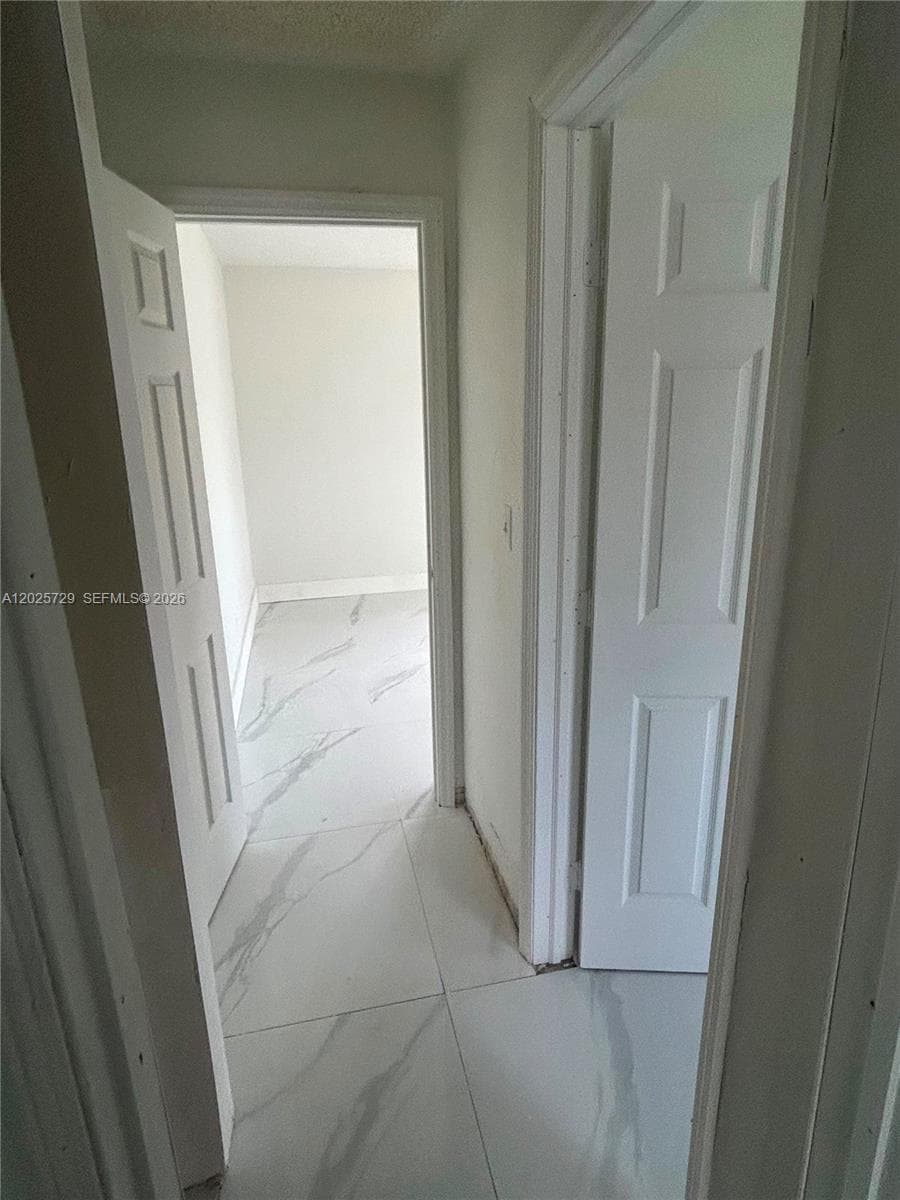 4380 SW 23rd St, Fort Lauderdale, FL 33317 — zdjęcie 2
