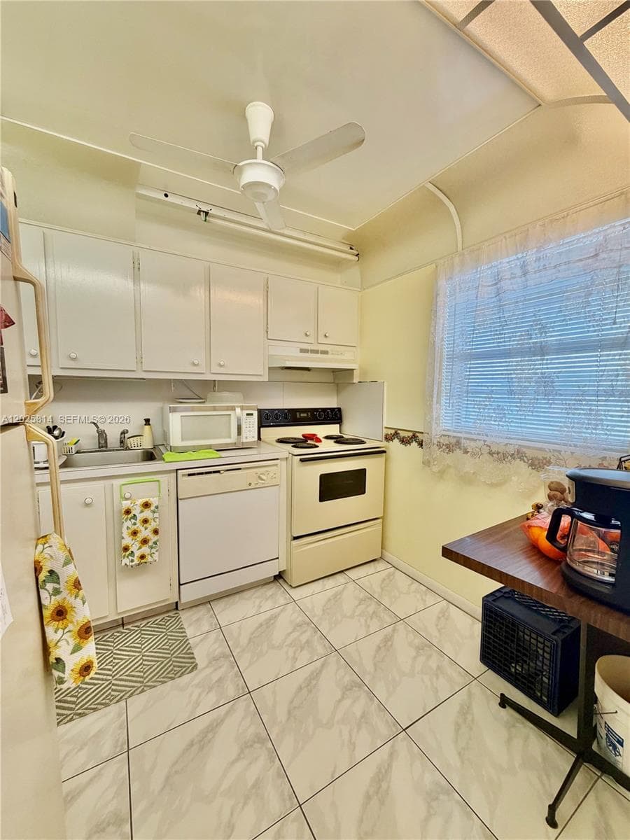 2901 NW 46th Ave # 304, Lauderdale Lakes, FL 33313 — zdjęcie 5