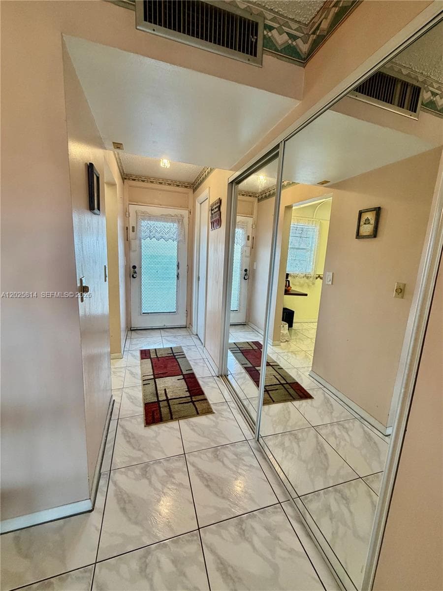 2901 NW 46th Ave # 304, Lauderdale Lakes, FL 33313 — zdjęcie 4